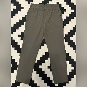 Vuori miles ankle pant, oregano, size s